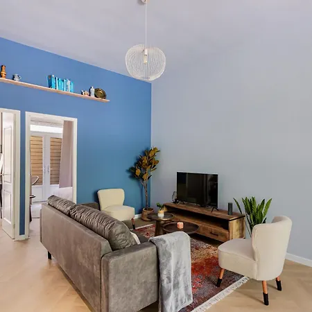 Stylish Next To The Amstel River- Unit D 아파트 *