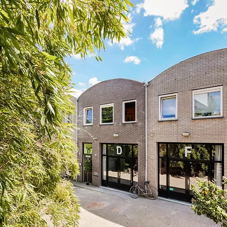 Stylish Next To The Amstel River- Unit D 아파트 *